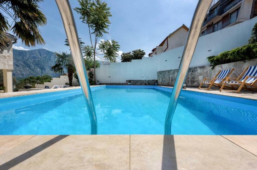 Villa D'Enco Ferrari Kotor Eksteriør bilde